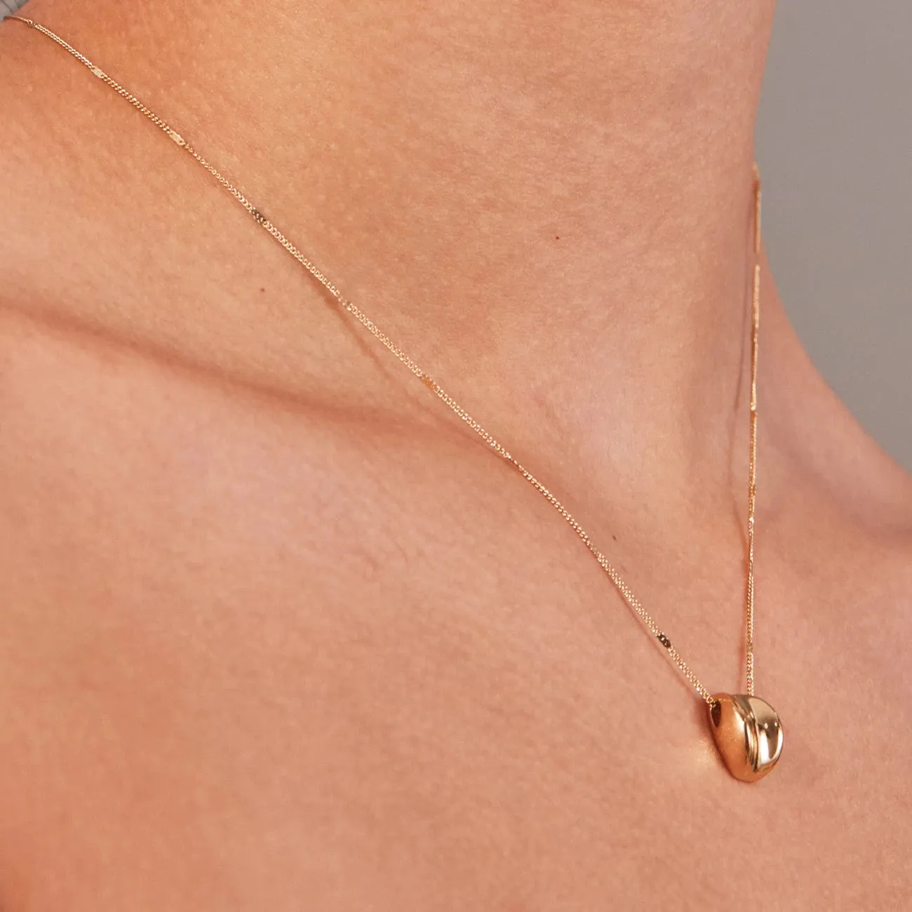 Arlo Pendant Necklace (Gold)