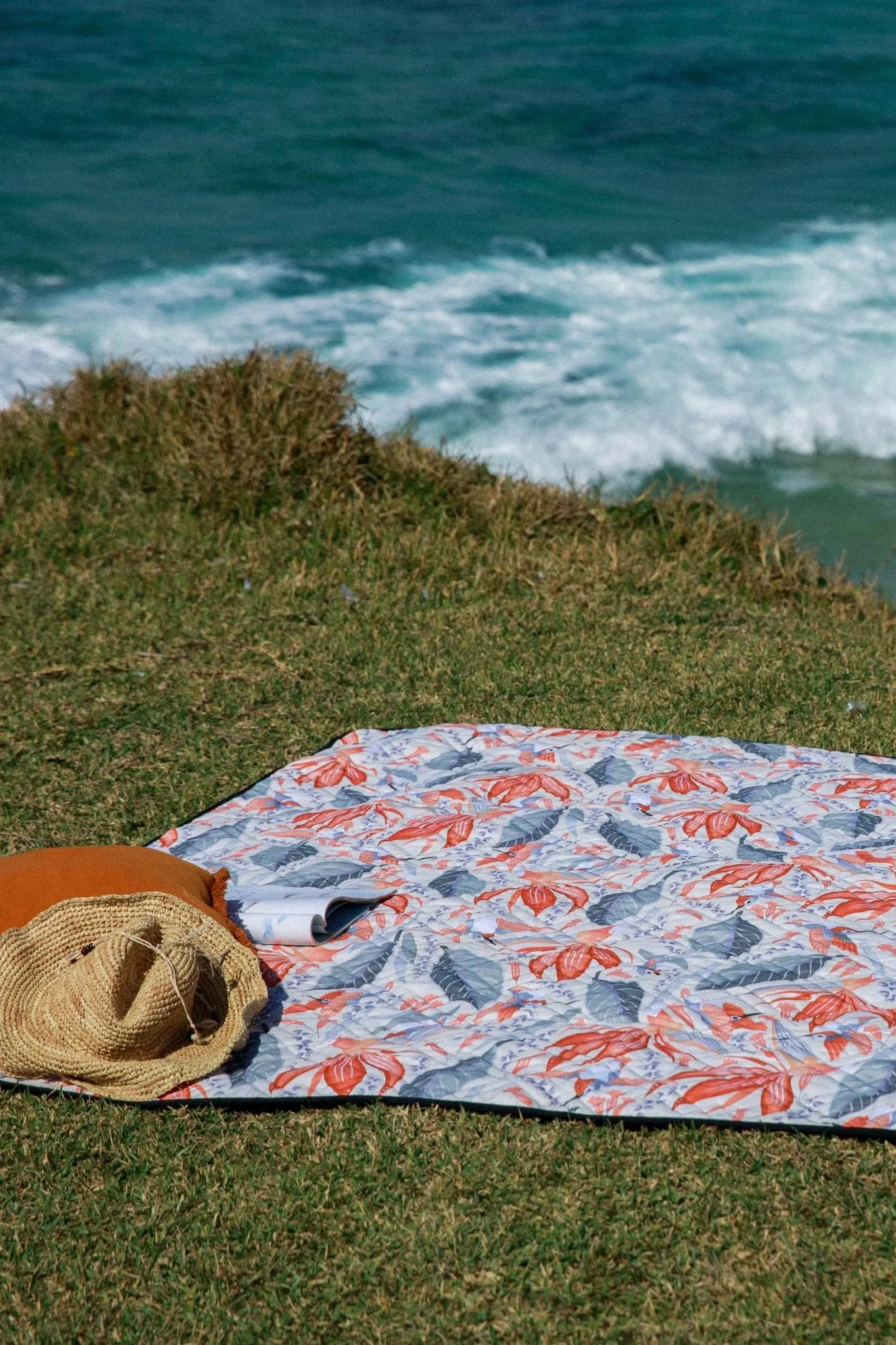 HUMMINGBIRD PICNIC RUG
