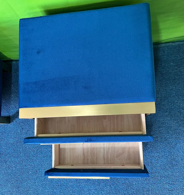 Tables  طاولات